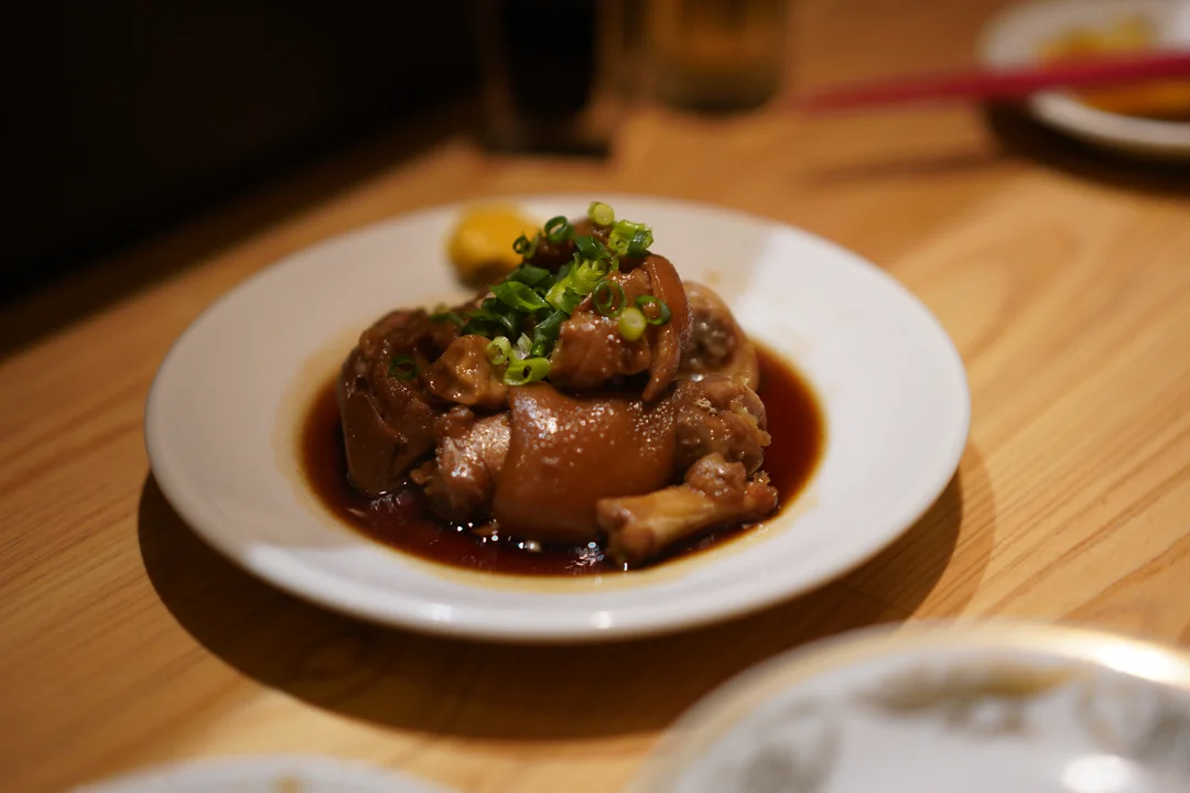 新三河島「大野屋」〜荒川区の隠れ家中華酒場でとろける豚足と紹興酒を