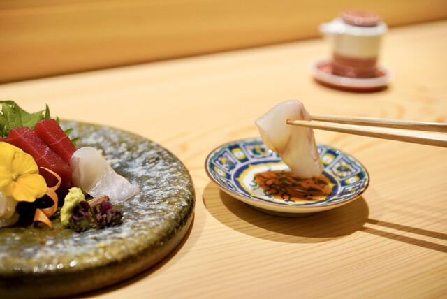 神田　個室カウンターで職人さんを独り占め、お鮨と天ぷらが交互に来る幸せな夜